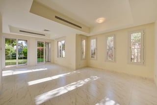 Natural Light | Lake View | Available Now, picture 3