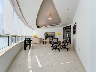 Spacious  | Fully Furnished | Prime Metro Location, picture 3