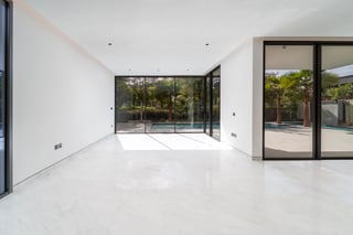 Vacant | Private Location | Fully Upgraded + Pool, picture 4