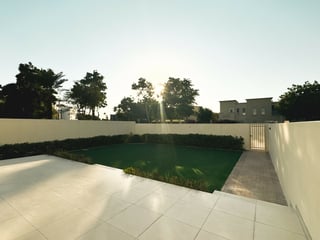 Newly Renovated | Large Plot | South Facing Garden, picture 4