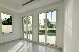 Newly Renovated | Large Plot | South Facing Garden, picture 3