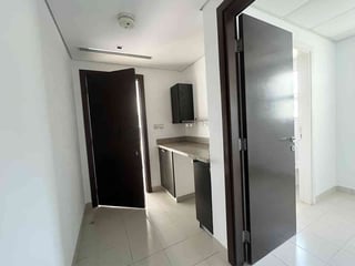 Exclusive | Vacant on Transfer | Prime Location, picture 3
