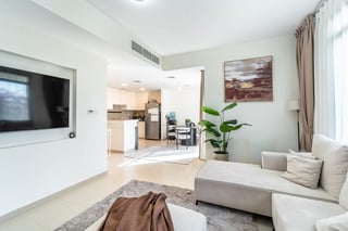 Prime Location | 3BR Townhouse | Single Row, picture 3