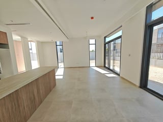 Exclusive | Brand New | Big Layout | Vacant, picture 4