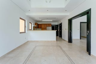 Unique Architecture | Spacious | Huge Garden, picture 4
