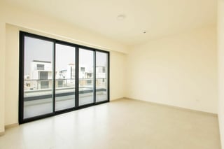 Brand New | Vacant | Contemporary Elegance, picture 3