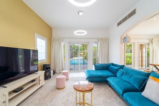 Vacant Unit | Corner Plot | Pool........, picture 3