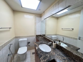 Landscaped Garden | Ready to Move | Spacious, picture 3