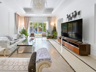 Elegant  |  Luxury  Villa  |  Huge  Plot, picture 4