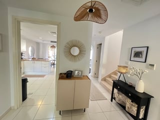 Landscaped | Unfurnished | Available May, picture 4