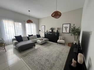 Landscaped | Unfurnished | Available May, picture 3