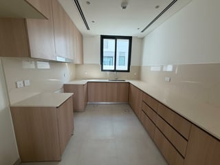 Brand New  |  Backing Park  |  Spacious., picture 3