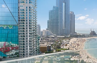 ** Elegant Beachfront Living | Bluewaters View **, picture 4