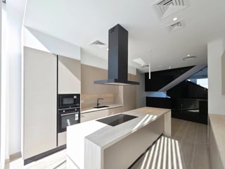 A Lagoon-Facing Ixora Residence with Burj Khalifa Views, picture 4