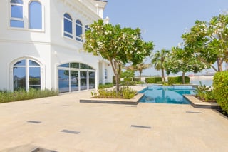 Prestigious 1 of 4 New Tip Villas on Palm Jumeirah, picture 1