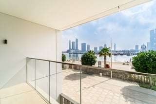 Vacant | Beachfront Duplex | Marina View, picture 4