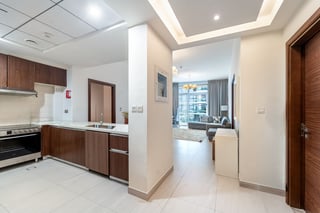 Prime Unit | Two Car Spaces | Iconic View, picture 3