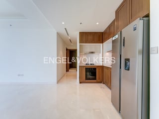 Marina Skyline View | High Floor | Beachfront, picture 3