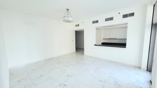 With Maid's Room | Best Layout | Vacant in April, picture 3