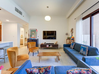 Vacant on Transfer |  High Floor | Great Condition, picture 3