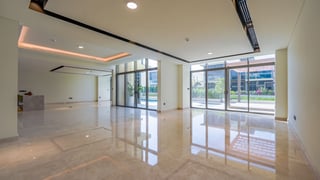 Spacious 5BR Villa | Landscaped Garden &amp; Private Pool, picture 3