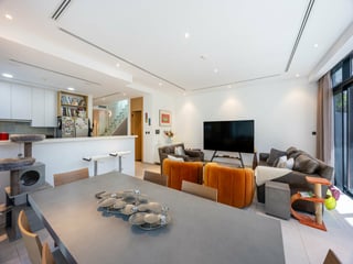 Stunning Private Location | Corner Unit., picture 4