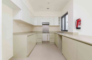 Spacious  |  Unfurnished  |  Vacant in June, picture 4