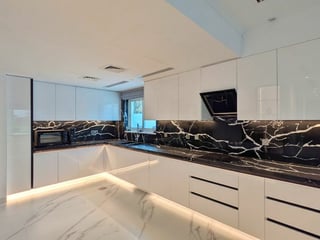 Lake Backing | Luxury Furnishing | Move-in ready, picture 4