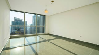 Vacant and Upgraded | Full Marina and Golf Views, picture 3