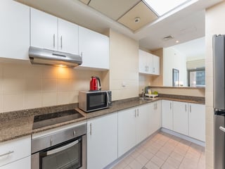 High Floor | Prime Location | Spacious Layout, picture 3