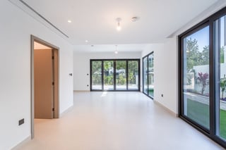 Upgraded Twin Villa with Landscaped Garden, picture 3