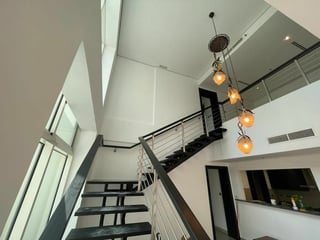 Corner Unit | Spacious | Prime Location., picture 3
