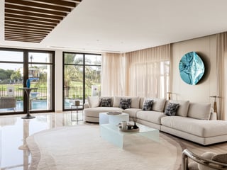 Luxurious Villa with Golf and Lake Views, picture 3