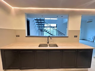 Pool & Skyline Views | Vacant | Renovated, picture 4
