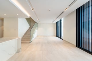Luxury Waterfront Villa with Casino Views, picture 4