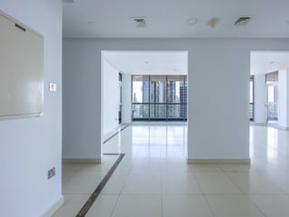 Large Layout  |  High Floor  |  Spacious, picture 4