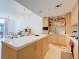 Ellington | Bright Unit | Upgraded | Vacant, picture 3