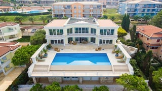 Luxurious waterfront villa within resort on the first line t, picture 3
