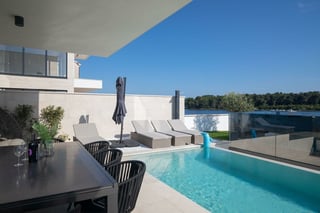 Ultramodern villa in Medulin on the 1st line to the sea, for, picture 3