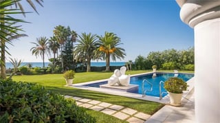Iconic Frontline Beach Estate with Private Beach Access, picture 4