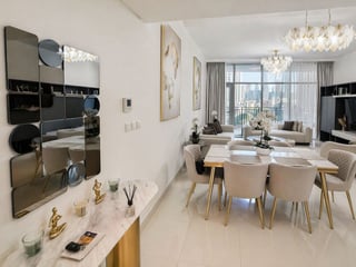 Spacious | Prime Downtown Location | Vacant, picture 4