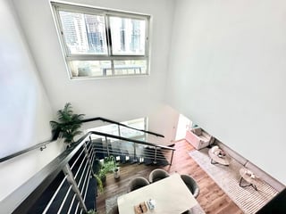 Lake View | Renovated | Largest Unit...., picture 3