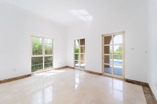 Skyline View | Park Backing | Renovation Opp, picture 4