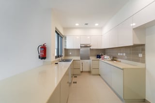 Vacant Now  |  Unfurnished  |  Corner Unit, picture 3