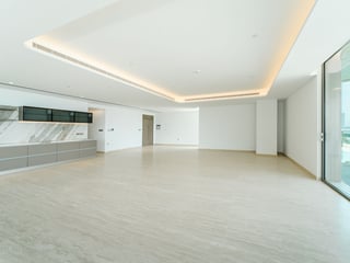 Ultra-Luxury Living | Panoramic Sea Views, picture 3
