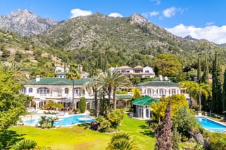 Elegant Estate in Cascada de Camoján with 3 Villas gated, picture 4