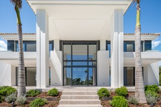 STUNNING VILLA BY TOBAL ARQUITECTOS IN ROCÍO DE NAGÜELES, picture 3
