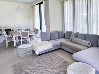 Modern Family Villa | Landscaped Garden | Golf Grove, picture 4