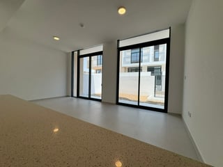 Brand New | Prime Location | Vacant....., picture 3