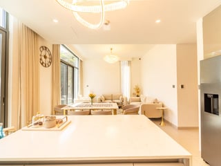 Corner Unit| Premium Upgraded| Vacant on Transfer, picture 4